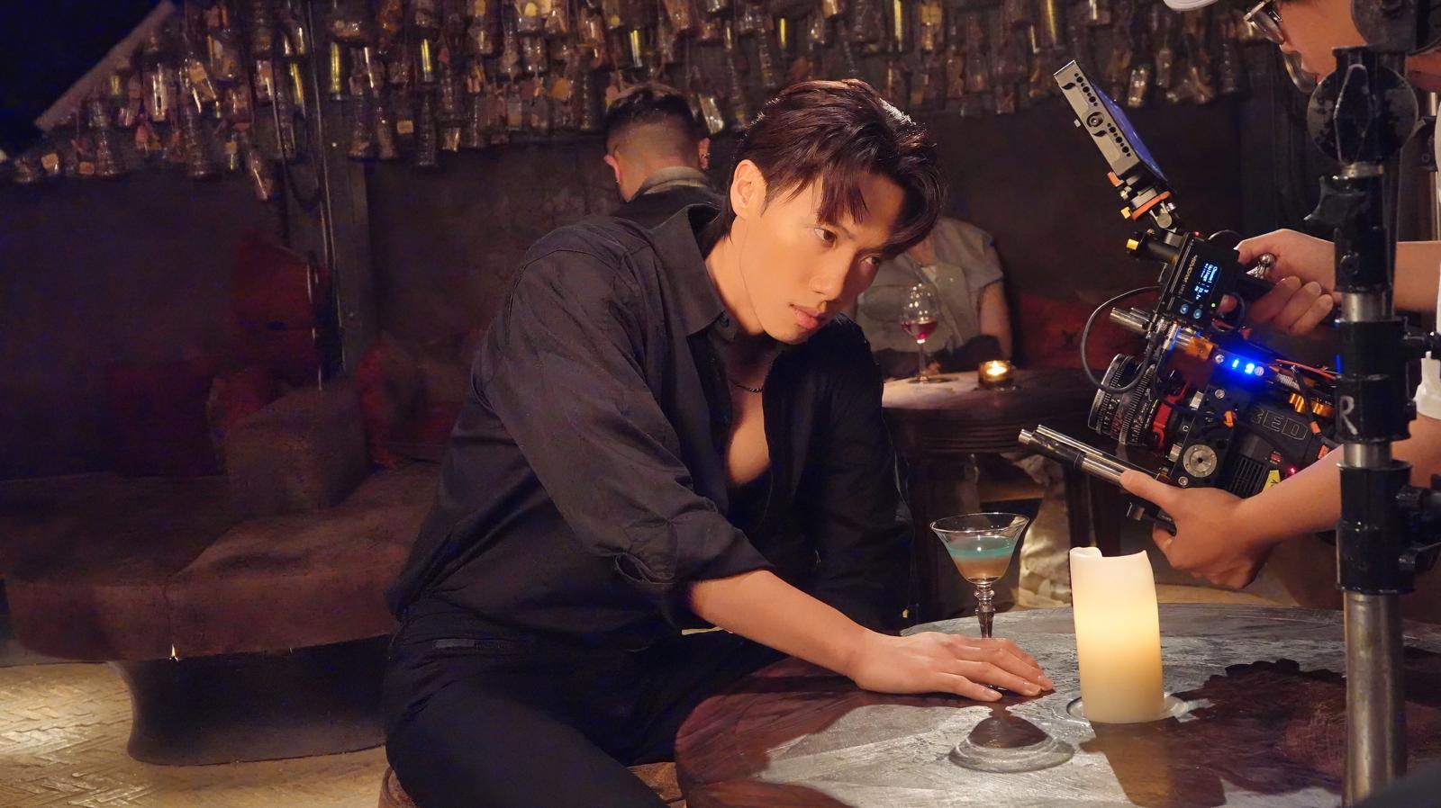 Stanley邱士縉推出首支跳唱歌曲《Drunk In Love》,盡顯性感熟男魅力。