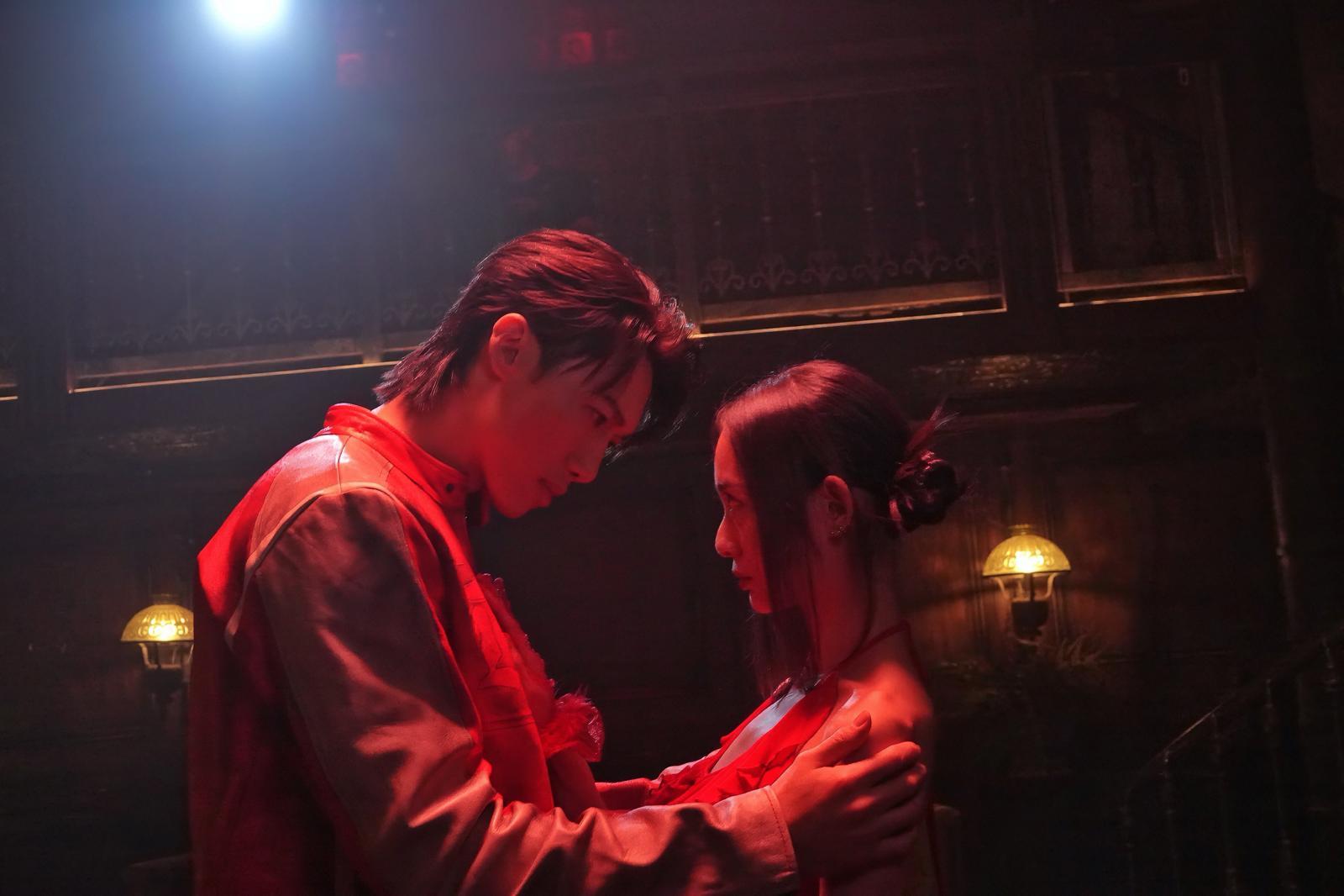 Stanley新歌《Drunk in Love》MV呈現半帶醉意的狀態。