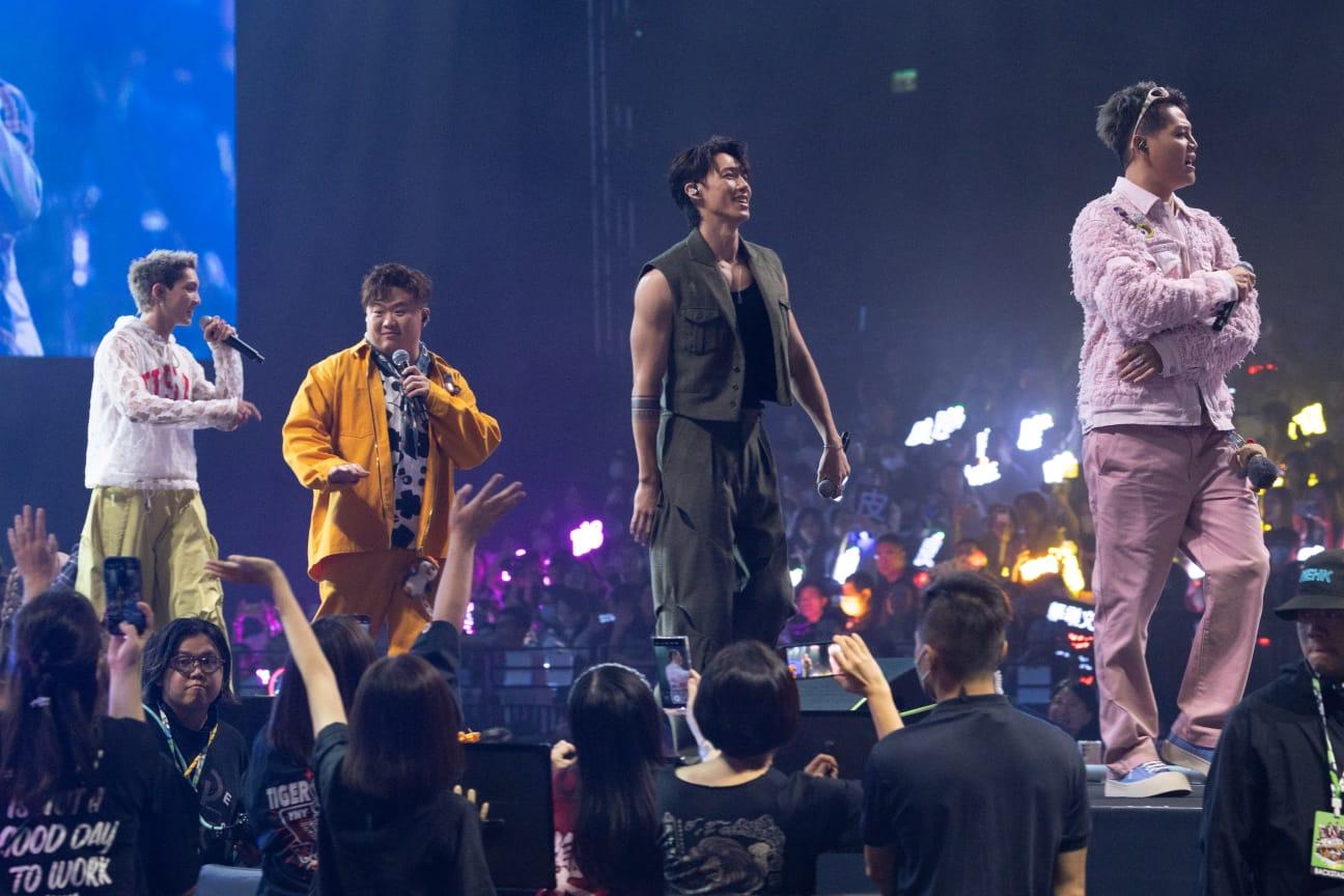擅長跳唱的肥仔在《Katch the POP》音樂會與MIRROR有不少crossover。(蘇文傑攝)