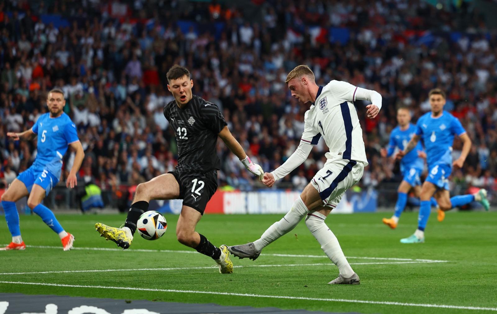 歐洲國家盃熱身賽|英格蘭負冰島,高爾彭馬未有上佳演出。(路透社)