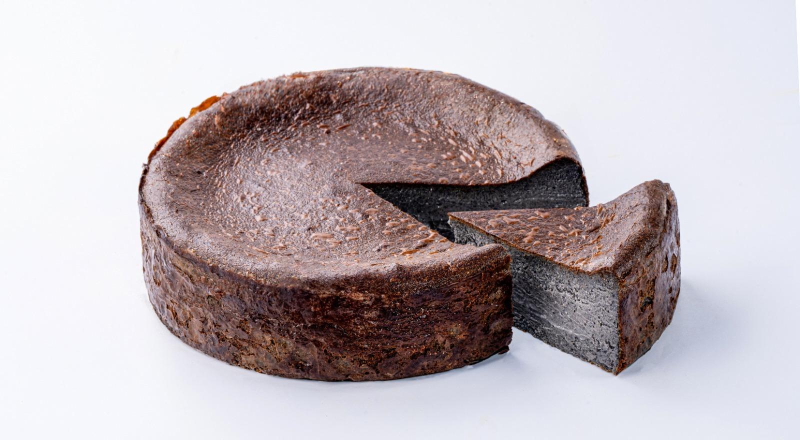 黑胡麻巴斯克芝士蛋糕