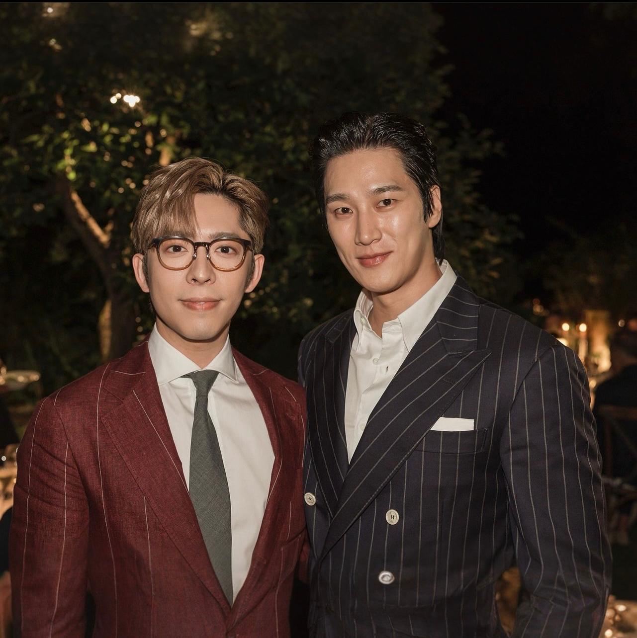 Edan往意大利出席時裝品牌活動,與韓國男星安普賢合照。