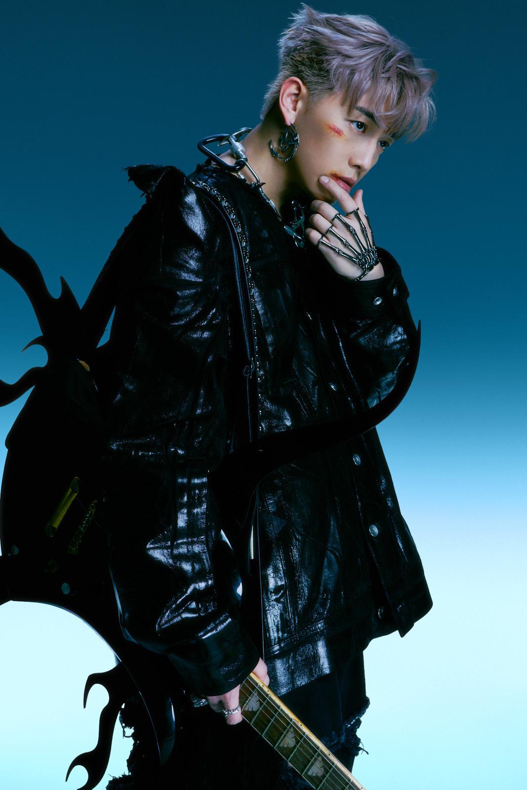 MC張天賦以暗黑造型,與Jer一黑一白擦出火花。