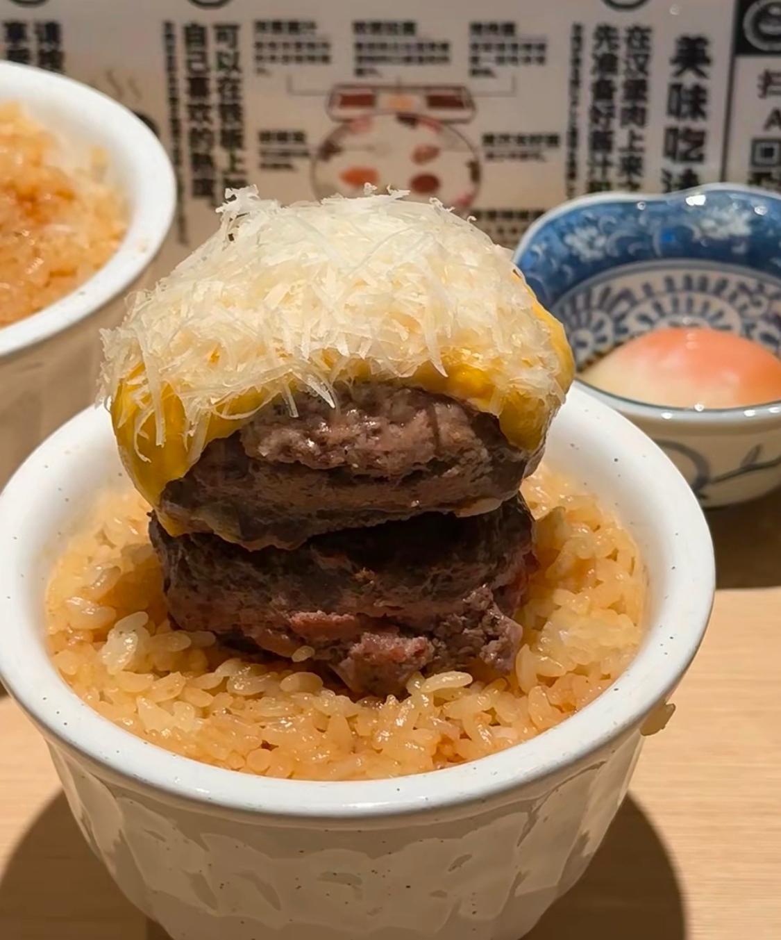 肉肉大米內地漢堡扒店進軍香港落戶沙田,被稱山寨版「挽肉と米」。(小紅書圖片)