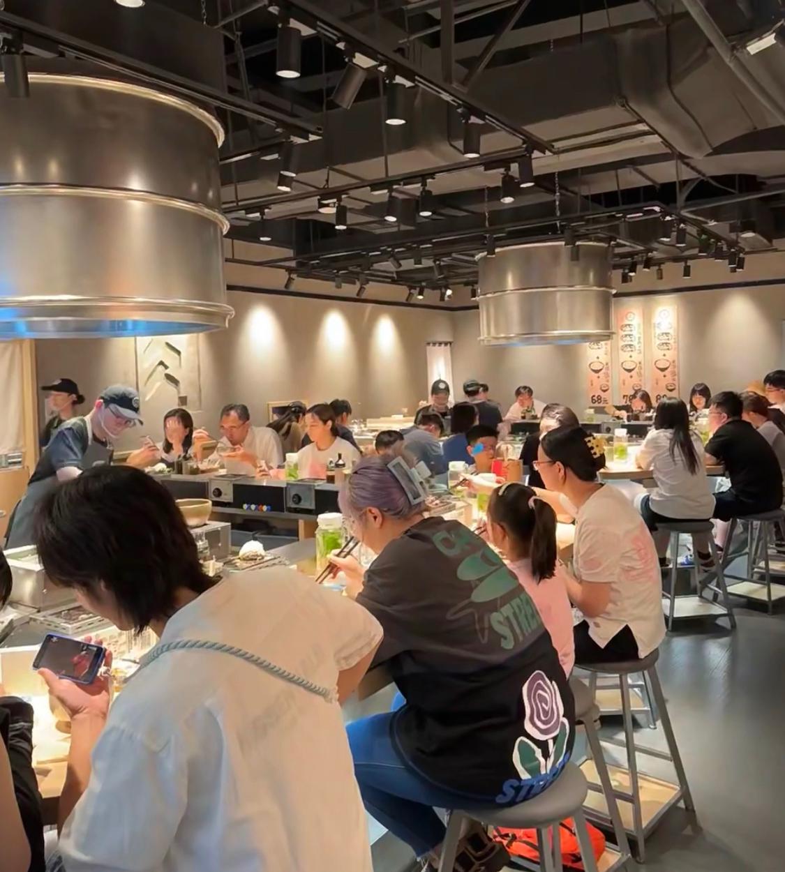 肉肉大米內地漢堡扒店進軍香港落戶沙田,被稱山寨版「挽肉と米」。(小紅書圖片)