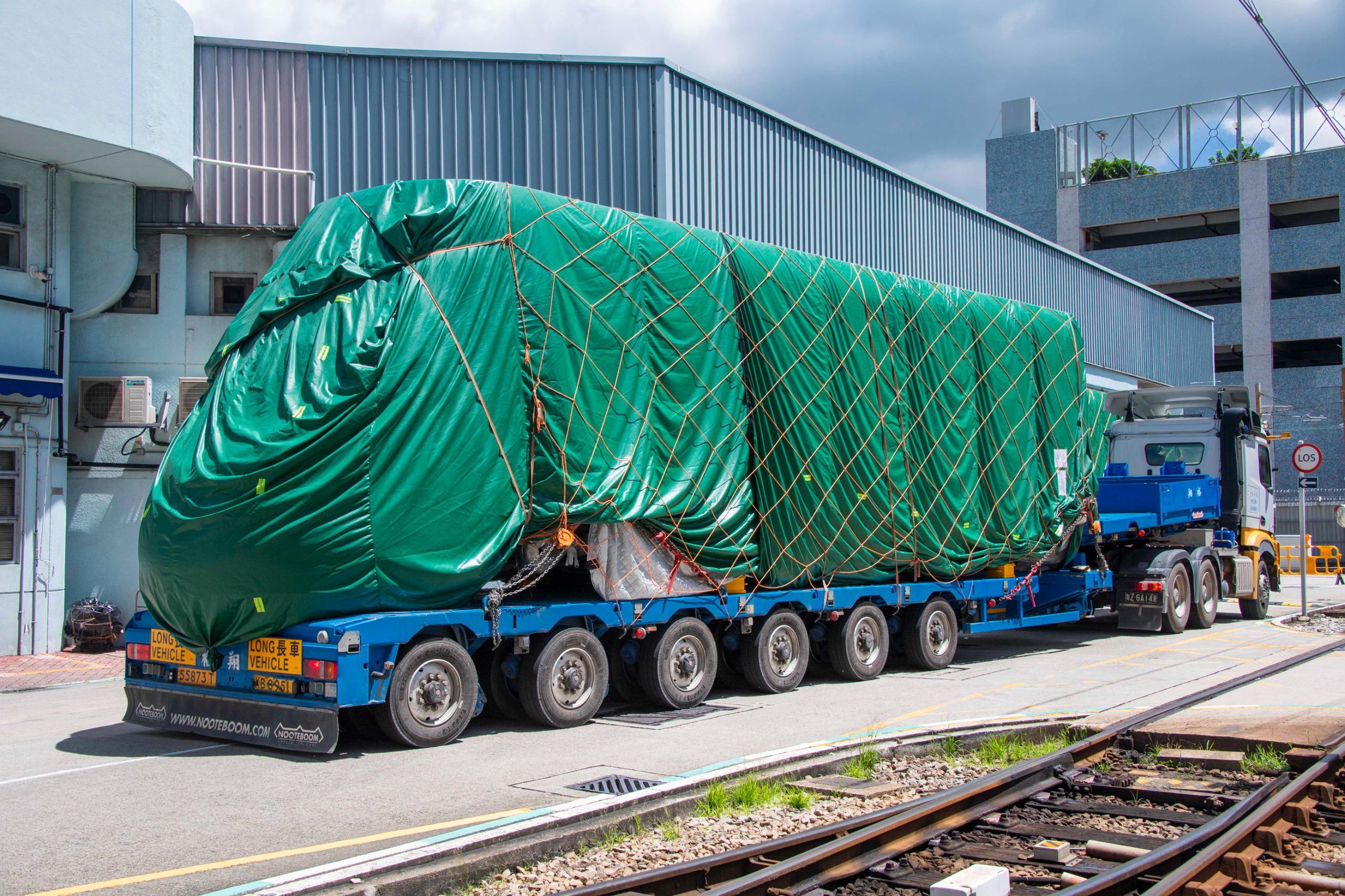 港鐵研究用途低地台列車抵港 待政府審批後作氫能運行研究