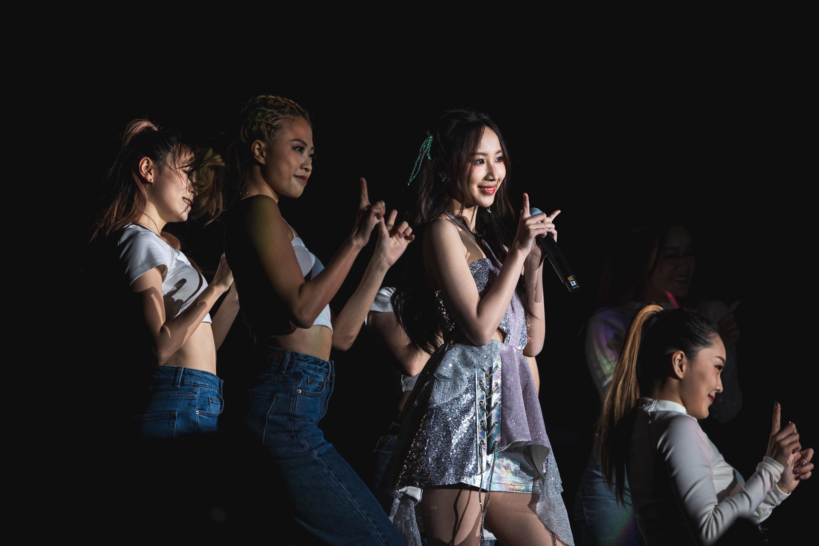 詹天文預告會跳高難度的舞步。