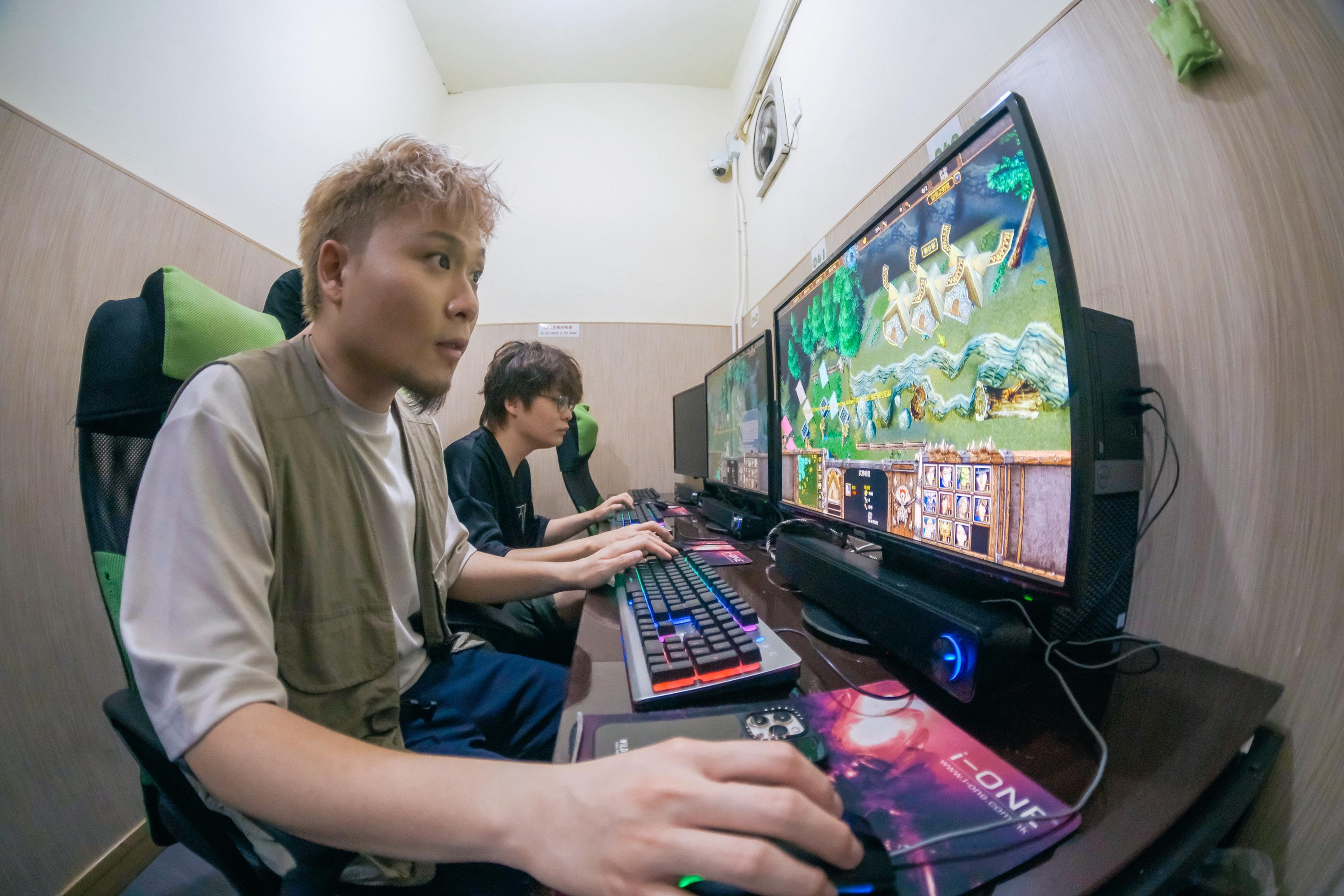 JNYBeatz與床哥曾經流連同一網吧。