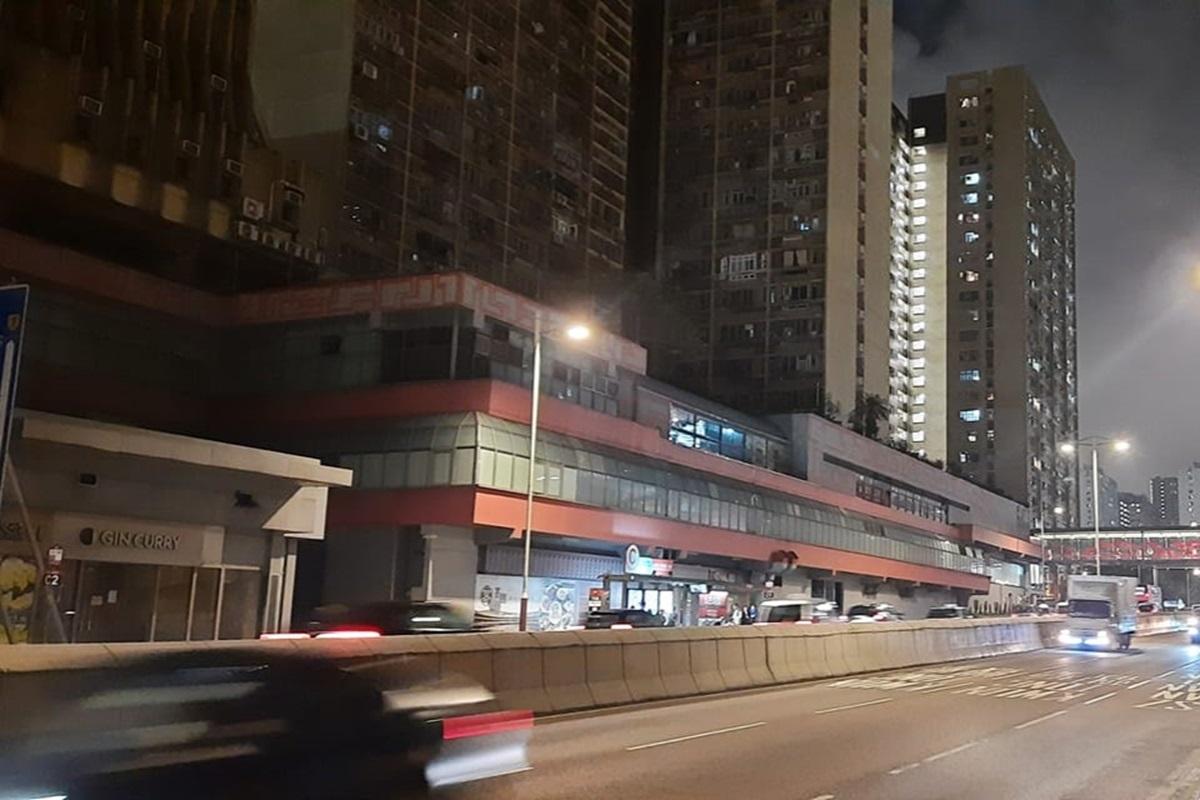 黃大仙下邨龍光樓晚上突然全幢停電。(網民Sunny Chau@FB群組「黃大仙區友(黃大仙,新蒲崗,鑽石山,慈雲山......)」)