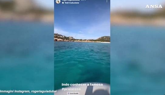 女網紅在IG分享搭船前往並登上「粉紅沙灘」的影片。(互聯網)