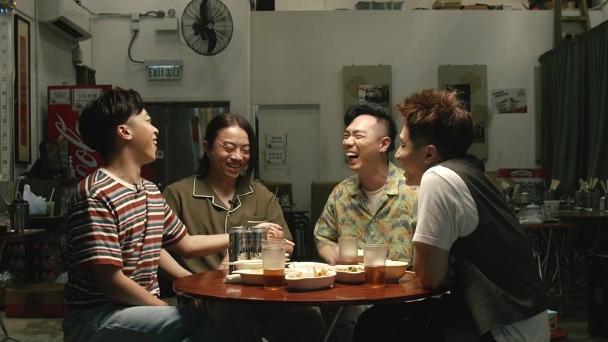 Supper Moment曾拍片回應多個指控,但他們的解釋無助負評,更令他們的人氣急跌。