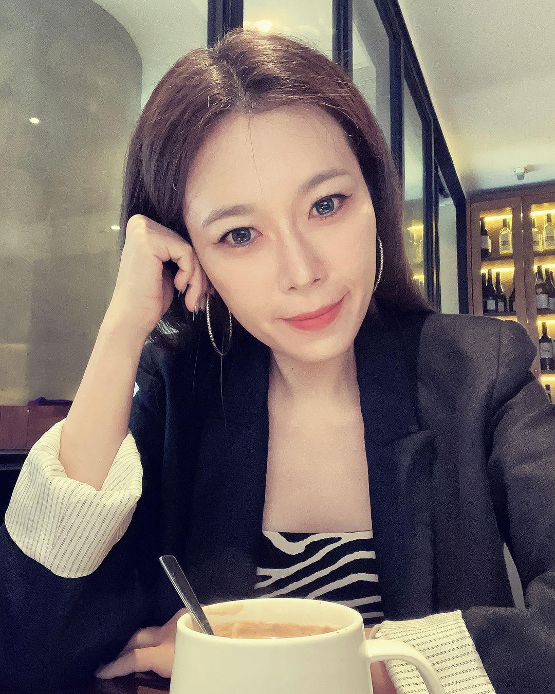 宋芝齡由《都市閒情》到《流行都市》都是常規主持。