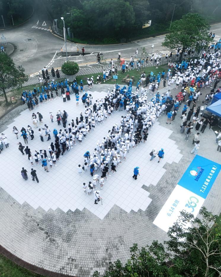 多啦A夢頭像快閃天壇大佛下 「100%多啦A夢&FRIENDS@昂坪360」6月14日啟動