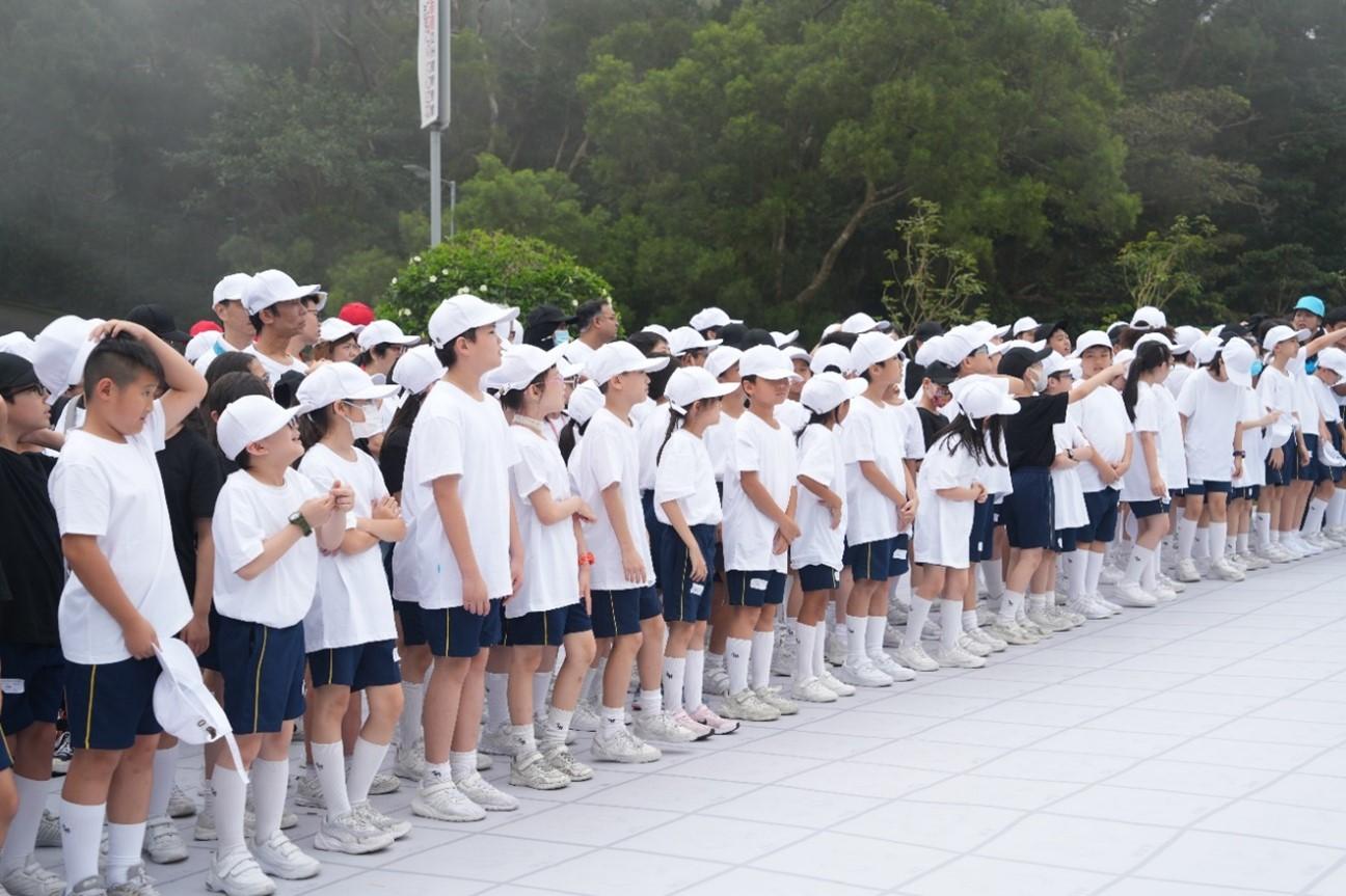 多啦A夢頭像快閃天壇大佛下 「100%多啦A夢&FRIENDS@昂坪360」6月14日啟動