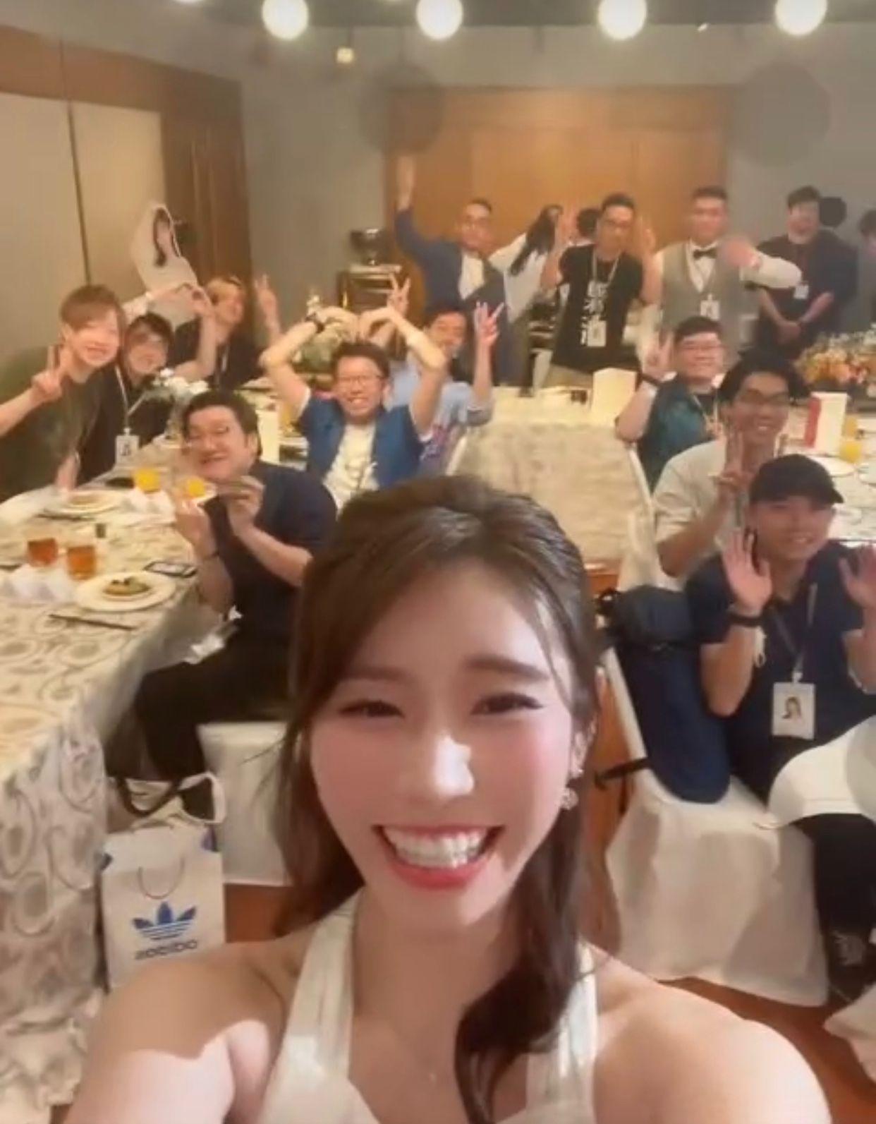 河北彩伽來港見fans。 (林俊源攝)