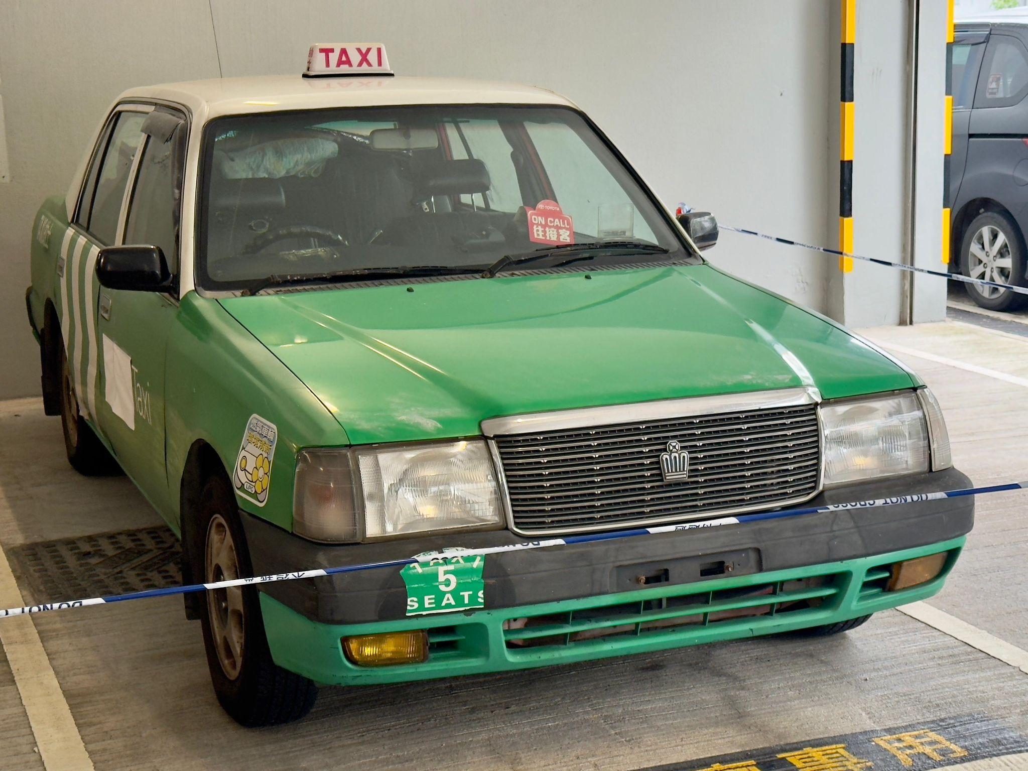 涉案綠的被揭為「影子」的士。
