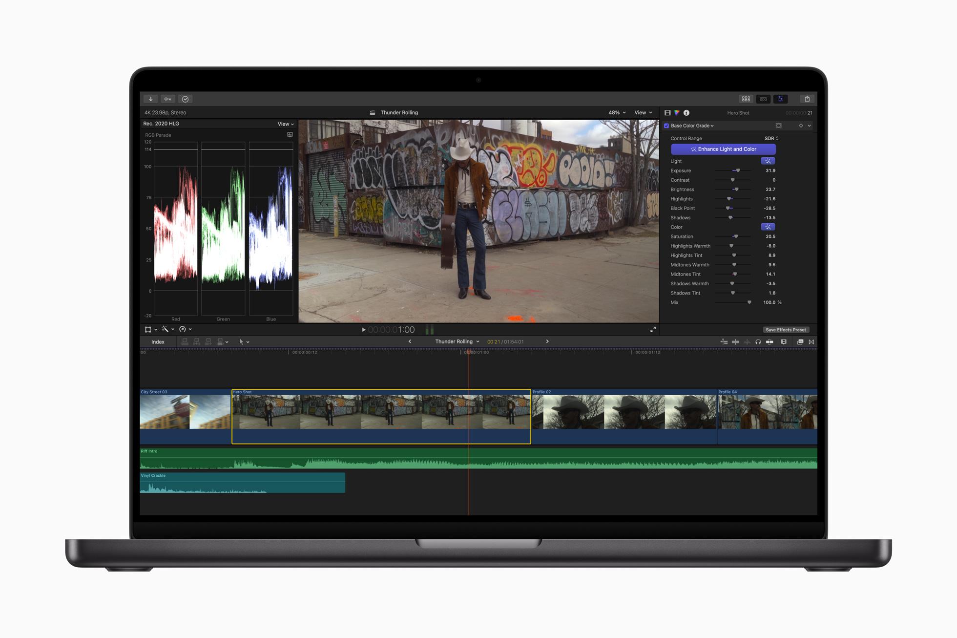 Mac版Final Cut Pro 10.8有全新AI功能,例如Enhance Light and Color,一按即可提升影像色調、色彩平衡、對比度和亮度。