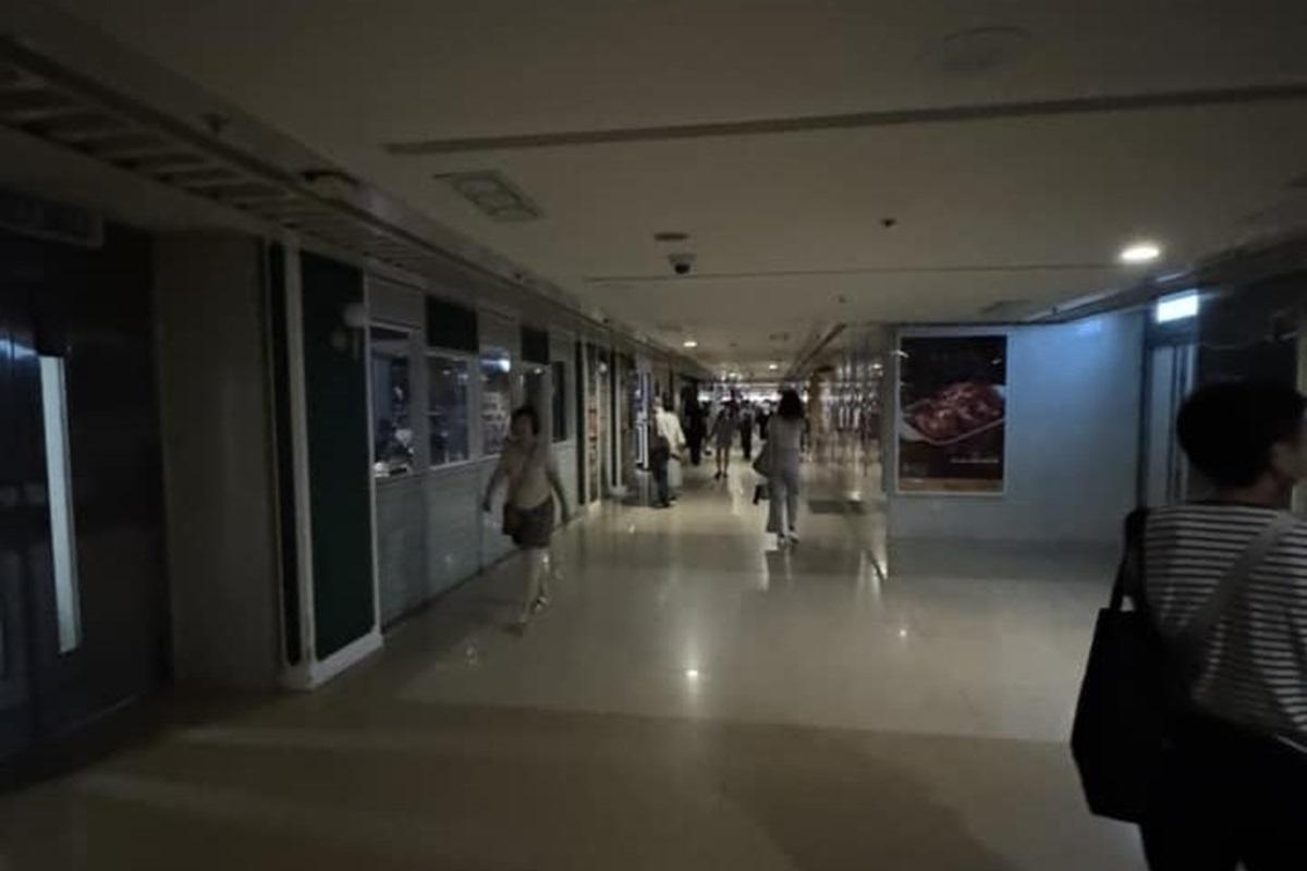 黃大仙中心南館晚上突然停電。(網民Bismarck Hung@FB群組「黃大仙區友(黃大仙,新蒲崗,鑽石山,慈雲山......)」)