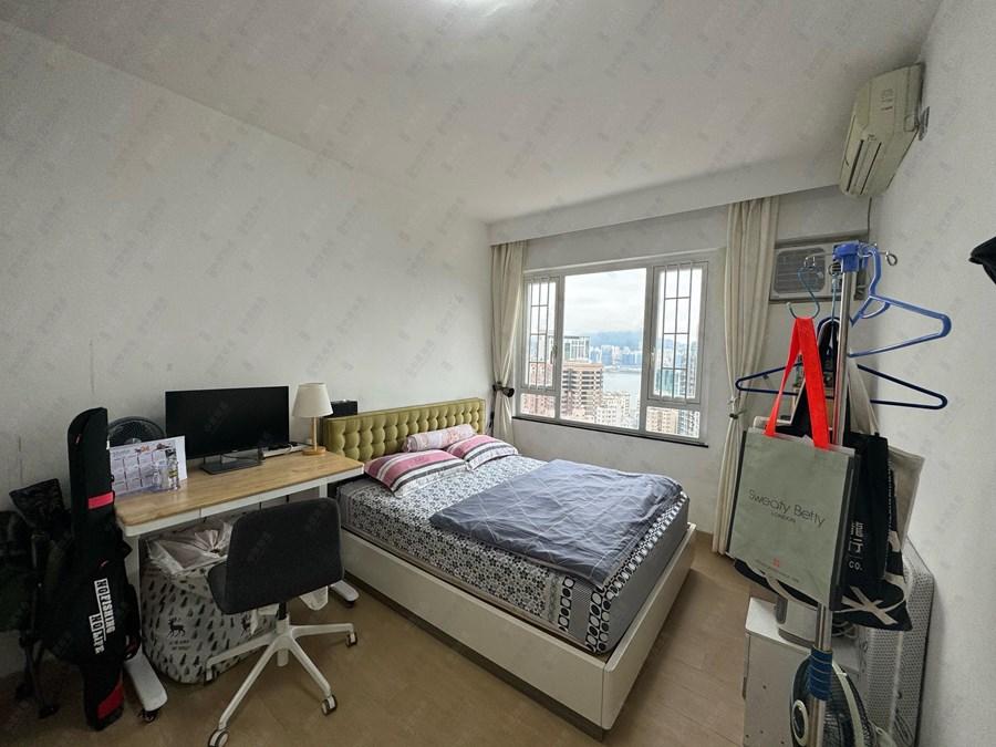 單位間隔為三房,有兩間睡房享有海景。