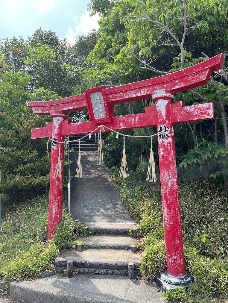 辯天山登山口的鳥居。(互聯網)