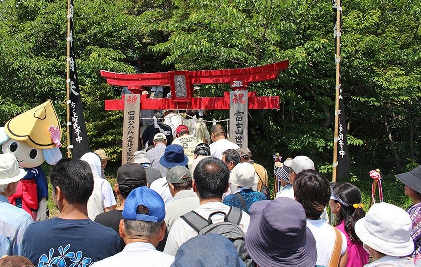 辯天山每年6月1日都會舉行開山儀式。(互聯網)