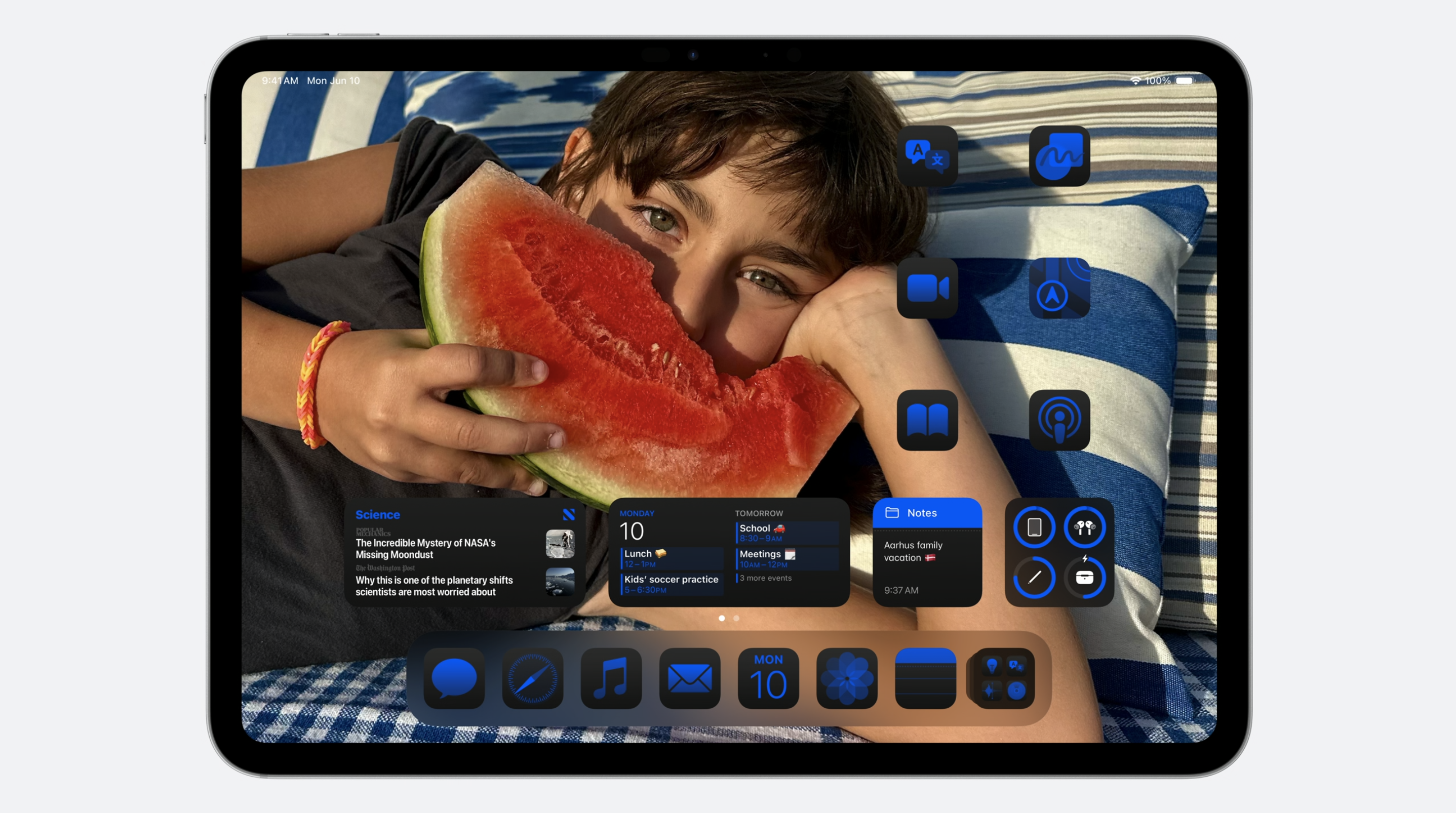 WWDC24|iPadOS 18可自訂主畫面的色彩、使用黑暗模式及移動圖示等。