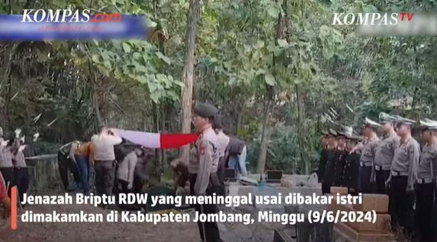 警隊及家人為死者舉行喪禮。(互聯網)