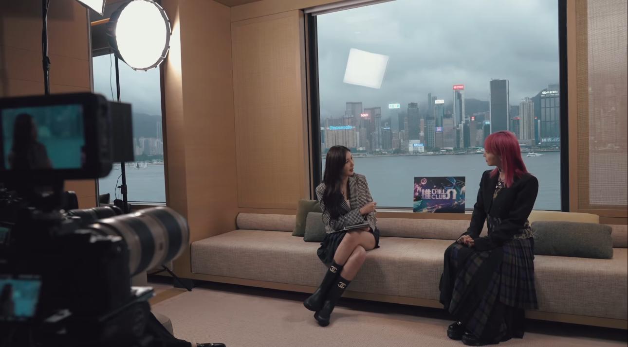 LiSA接受沈殷怡訪問。