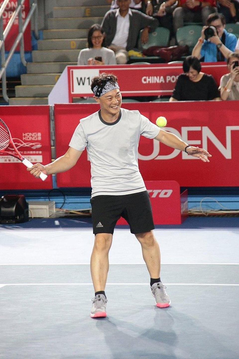 Eason曾參加不少網球活動。