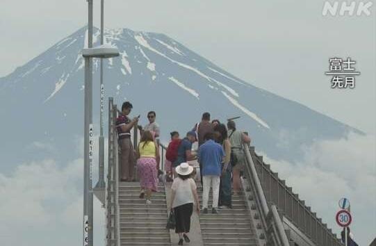 日本富士市的「夢之大橋」已成外國遊客拍攝富士山熱門景點。(互聯網)