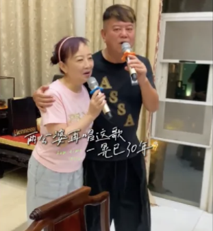 陳百祥唱情歌賀結婚45周年 「感恩黃小姐一路陪伴」