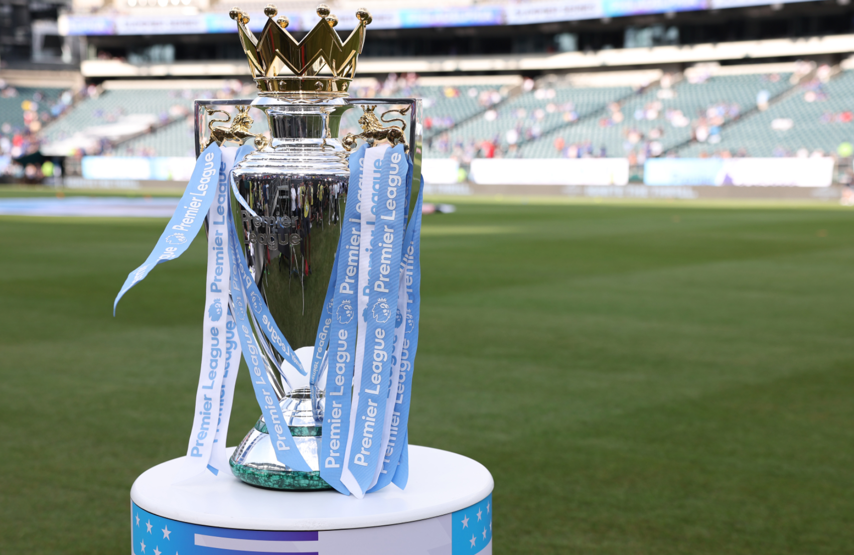 英超聯賽冠軍獎盃曾於2022年在比利時一次活動中失竊,賽會隱瞞事件,及後秘密製作另一套獎盃(資料圖片)