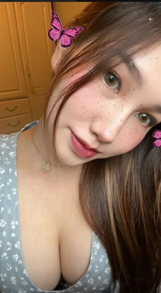 Frankie女友Christy的性感照流出。