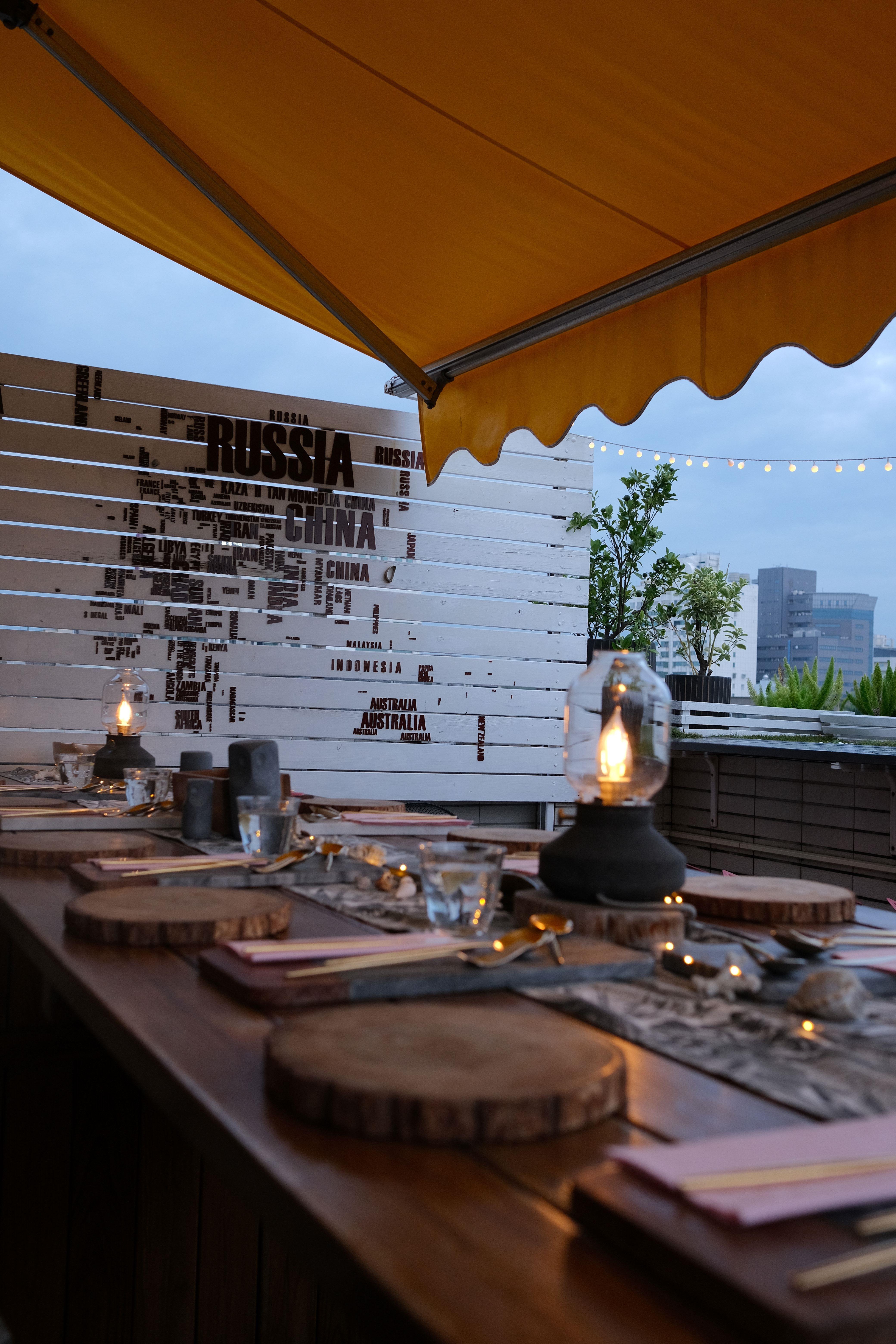 ROOF是一間位於民居大廈頂樓的私房菜館