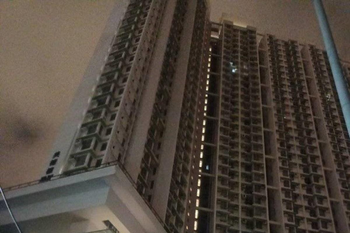 美東邨美德樓晚上突然全幢停電。(網民Yuki Lee@FB群組「黃大仙區友(黃大仙,新蒲崗,鑽石山,慈雲山......)」)