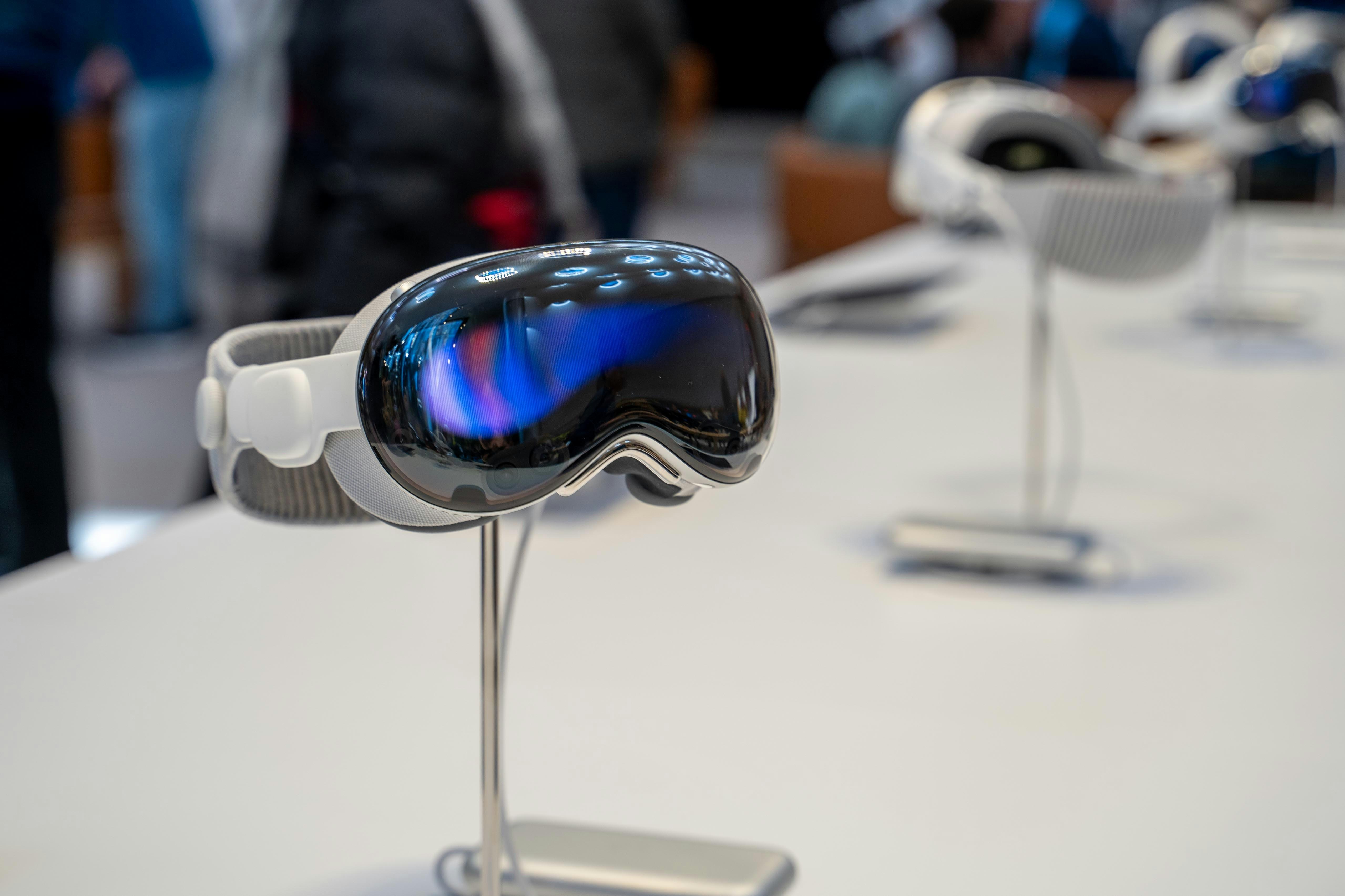 消息指Apple暫停開發第二代 Vision Pro頭戴式裝置。