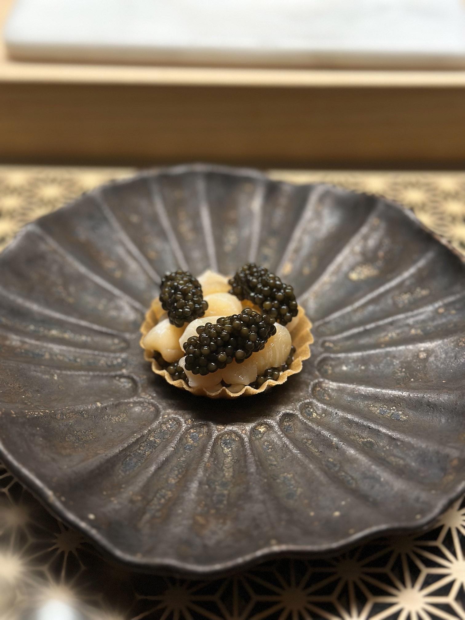 「小柱.魚子醬.檸檬忌廉醬撻」乳脂香和貝柱鮮的漂亮揉合