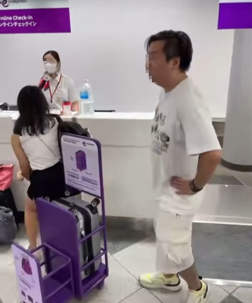 HK Express|日本高松機場地勤要求量行李,疑似港男即場「發爛渣」。(網上影片)