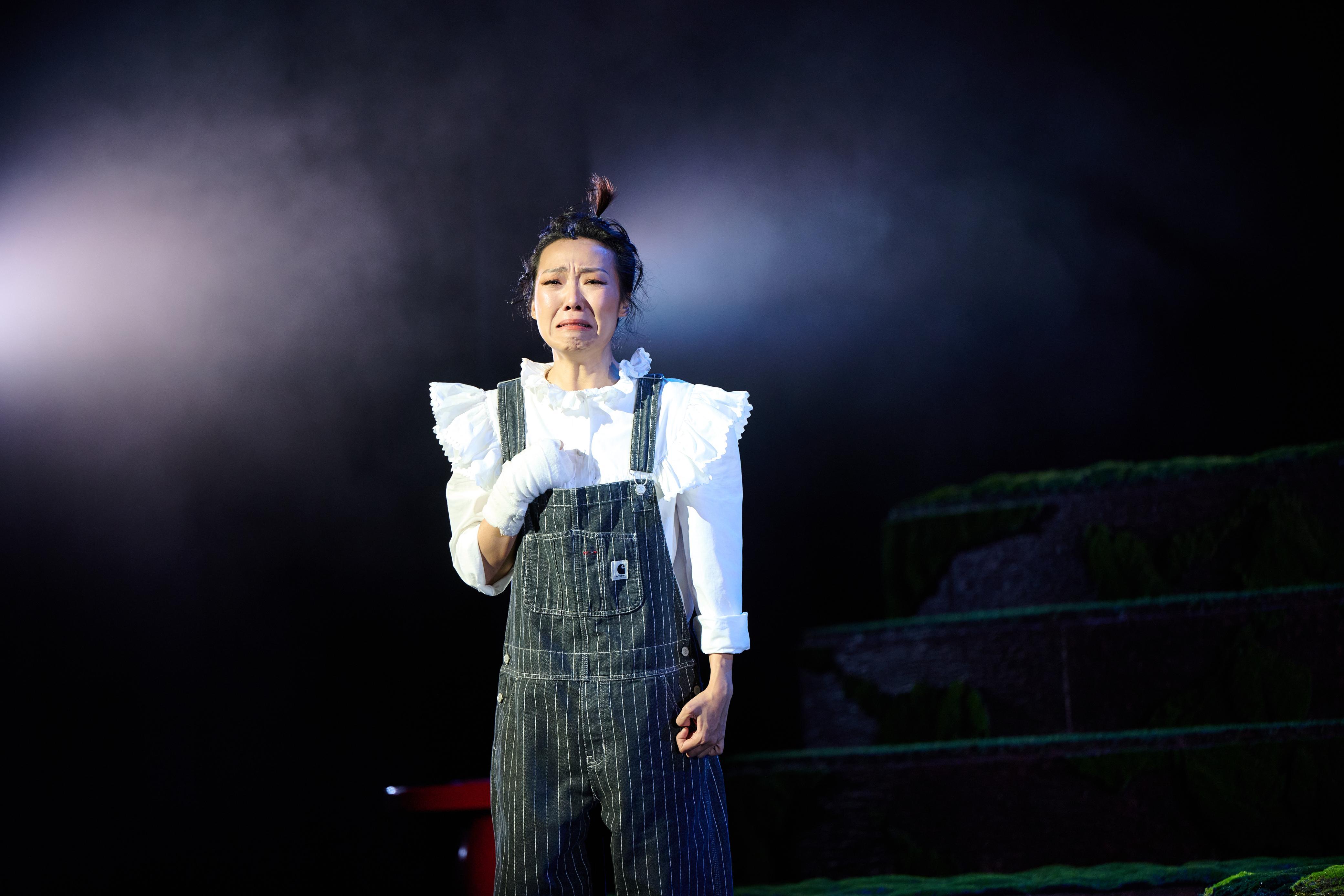 卓韻芝自編自導自演的獨腳戲《芝姐災難大全》開鑼。