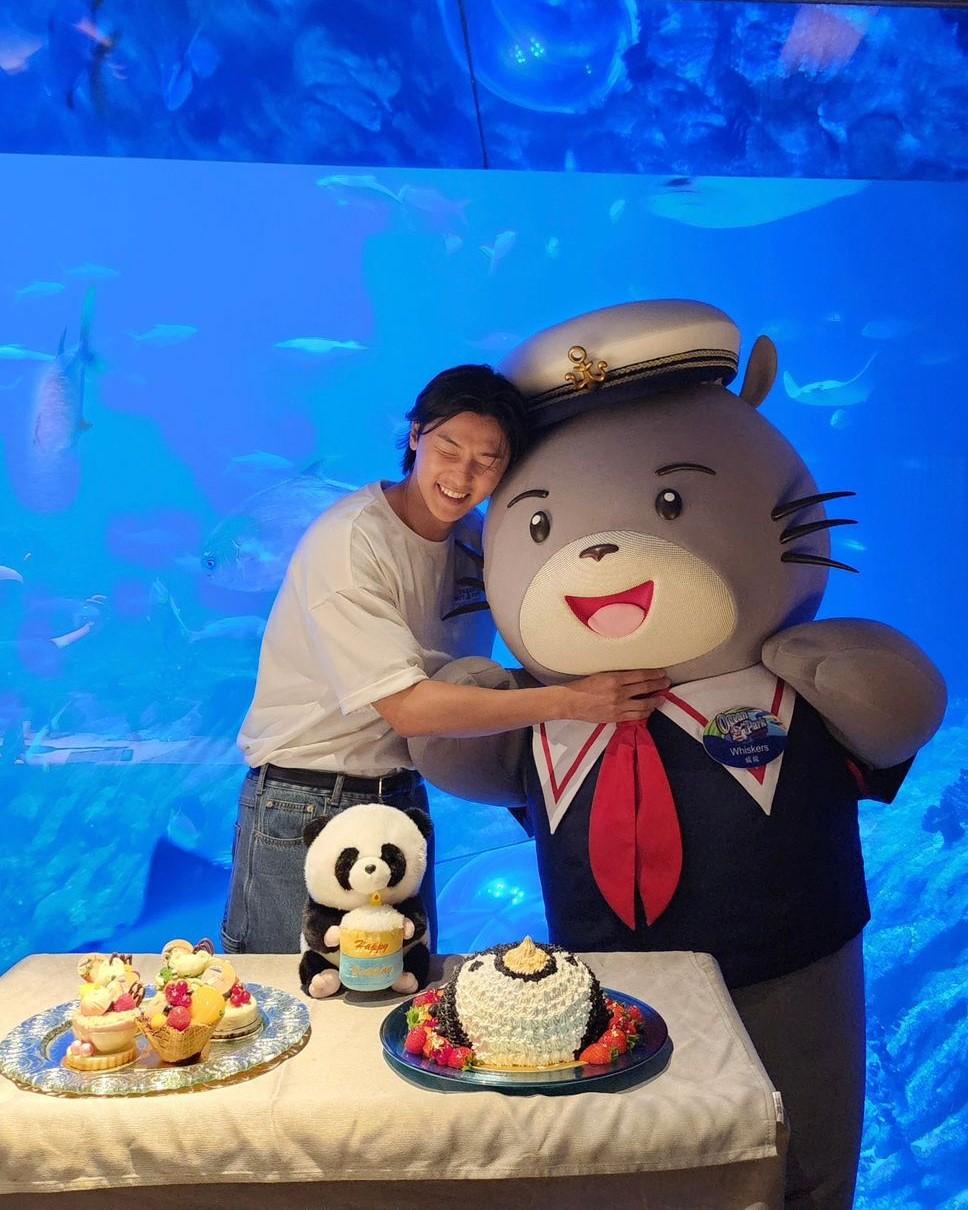 海洋公園於水族館餐廳安排了生日驚喜。