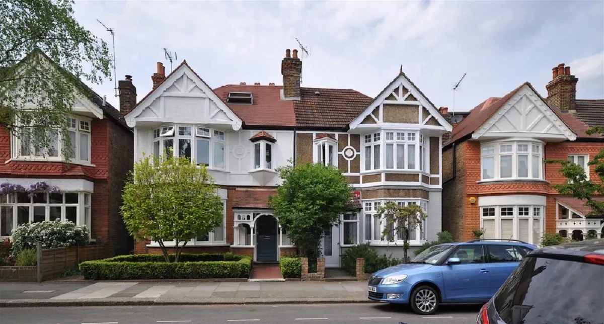 海外樓市|入手前留意!英國古式大宅維護費高 平均每月7千