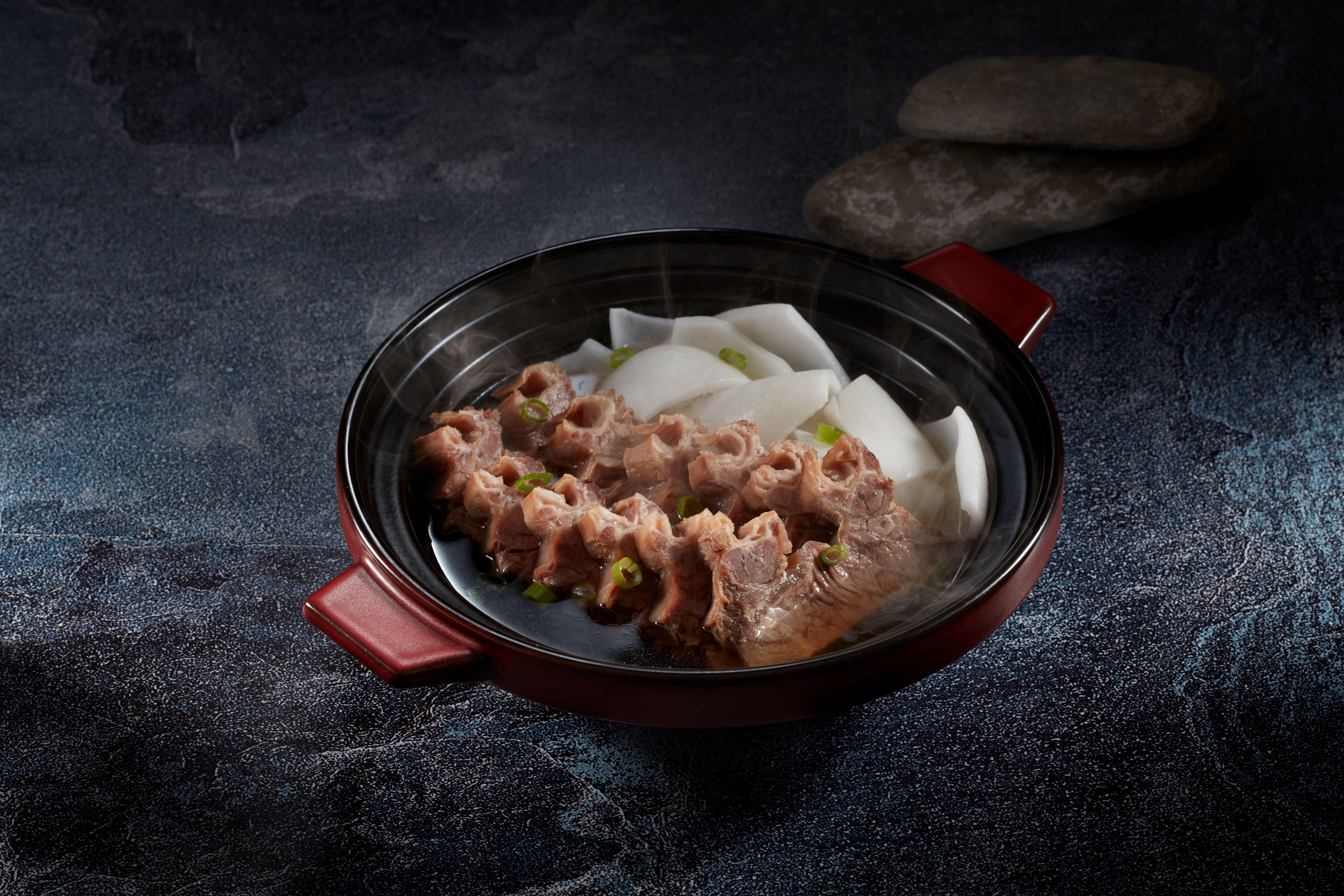 椰青清湯牛坑腩($198)