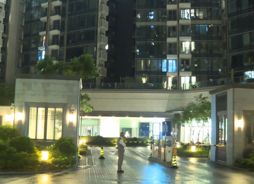 將軍澳日出康城一名32歲女子,涉嫌殺死30歲丈夫,被控一項謀殺罪,案件於觀塘裁判法院提堂。(有線新聞畫面)