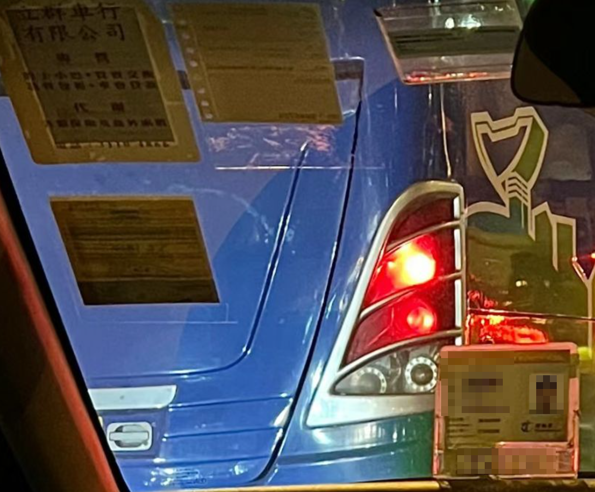 小紅書一名來自浙江的女網民發文,指早前在香港自由行坐的士時遇不快經歷,56元車程遞上千元大鈔找續,但最終司機只找回44元,及後司機一口咬定只收了100元,最終警方沒證據下未有採取拘捕行動