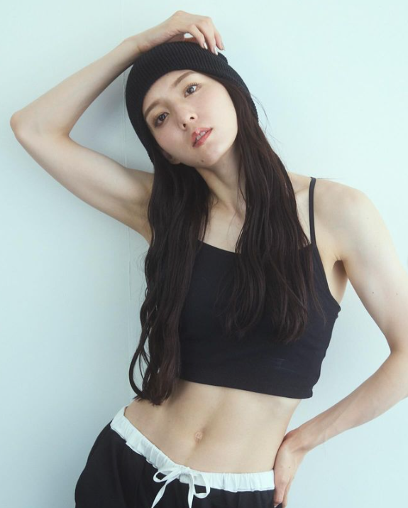 宮原華音最著名的事件,是在去年4月21日,以踢拳選手的身分參加「RISE167格鬥」賽事,她僅用39秒,便KO對手金子久美子。(ig@miyahara_kanon)