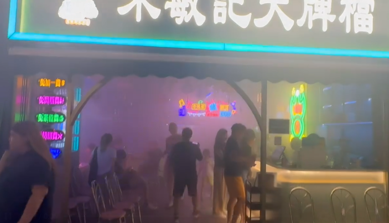 朱敏記大牌檔夜晚9點會變成迷幻disco。(網上照片)