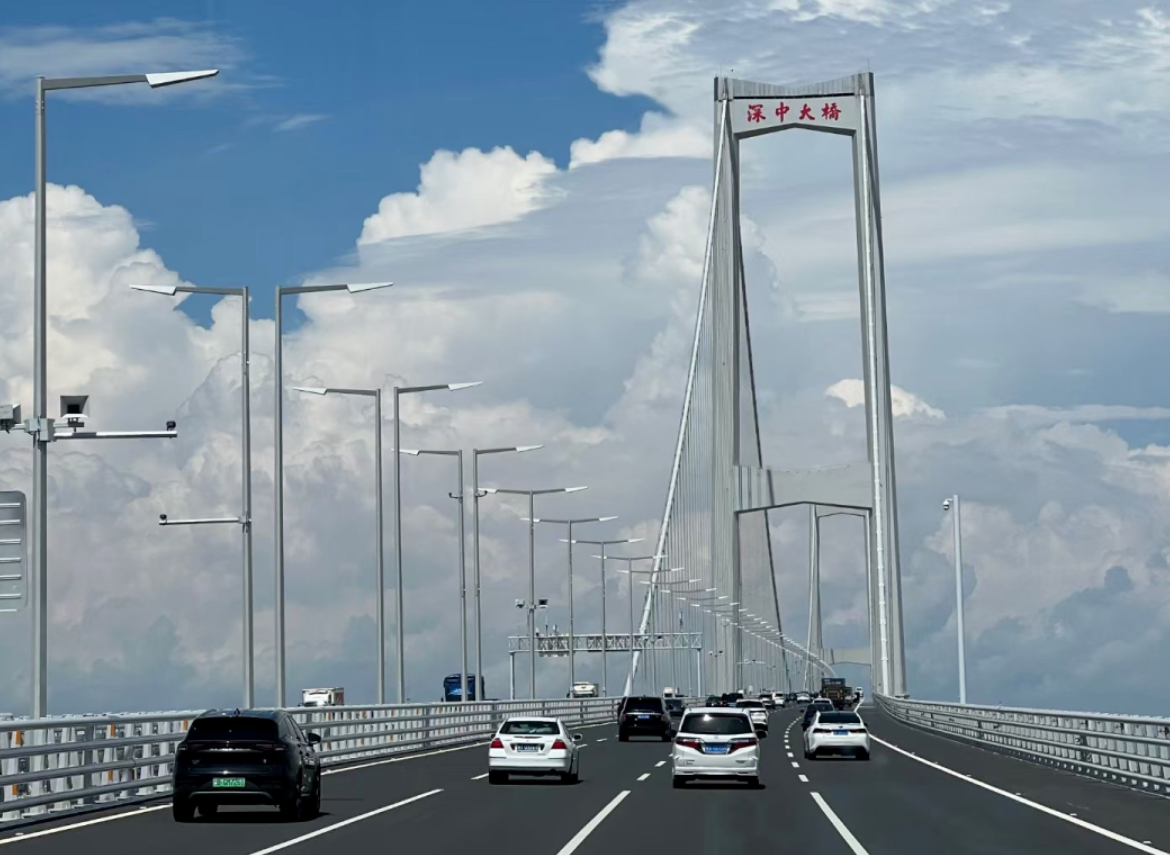 深中通道通車,將深圳和中山之間的通行時間從此前約2小時縮短至30分鐘。(網上圖片)
