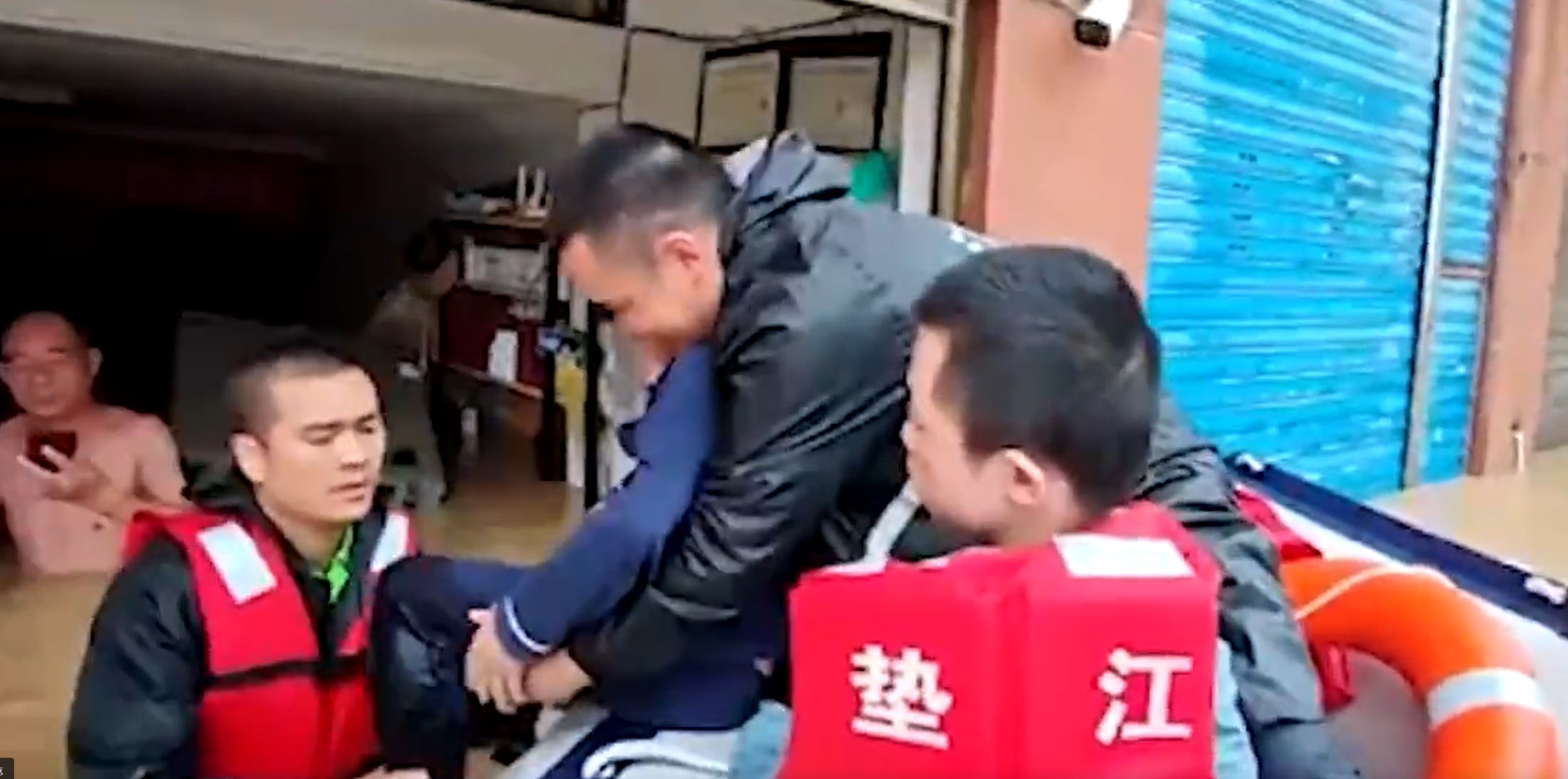 重慶市近日暴雨成災引發洪水(網上圖片)