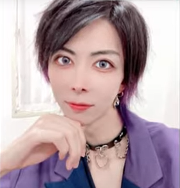 在日本加入地下偶像團的中國籍男子劉天昊。(新聞截圖)