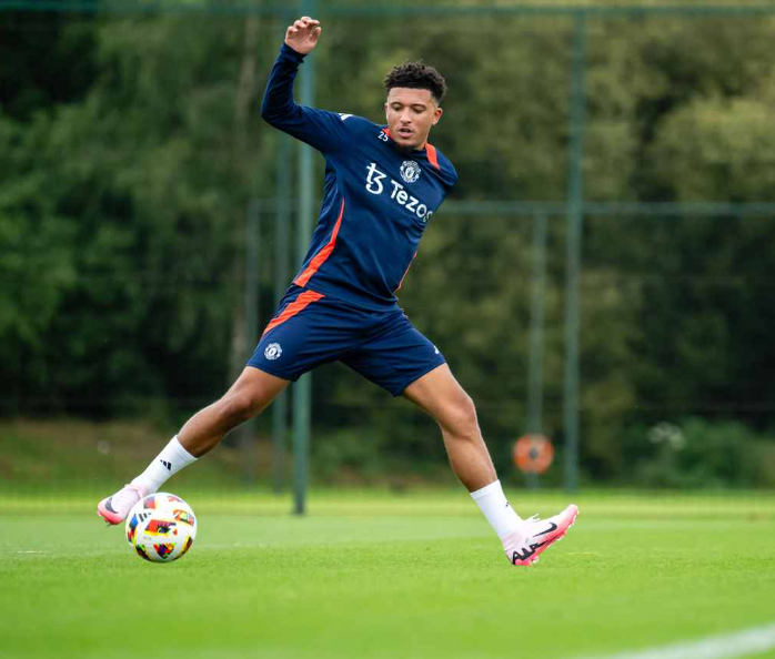 去年與滕哈格反面的英格蘭翼鋒查頓辛祖,正式歸隊參加季前訓練,重投大隊一齊練波。(曼聯圖片)